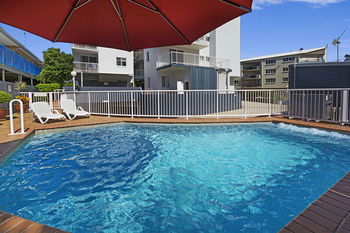 Sandy Shores Luxury Holiday Units - Dalby Accommodation 2