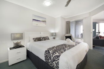 Sandy Shores Luxury Holiday Units - Dalby Accommodation 14
