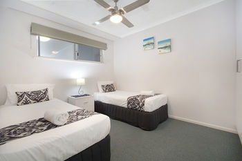 Sandy Shores Luxury Holiday Units - Dalby Accommodation 15
