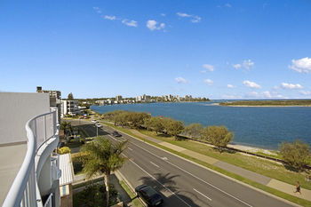 Sandy Shores Luxury Holiday Units - Dalby Accommodation 17