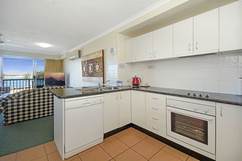 Sandy Shores Luxury Holiday Units - Dalby Accommodation 23