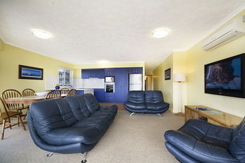 Sandy Shores Luxury Holiday Units - Dalby Accommodation 32