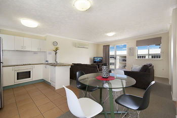 Sandy Shores Luxury Holiday Units - Dalby Accommodation 50