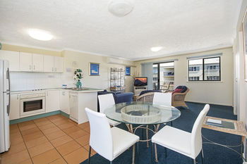 Sandy Shores Luxury Holiday Units - Dalby Accommodation 52