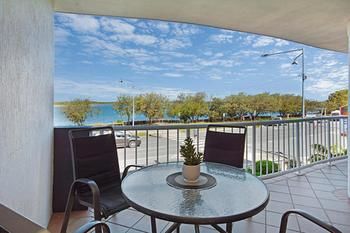 Sandy Shores Luxury Holiday Units - Dalby Accommodation 66