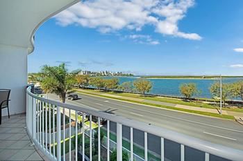 Sandy Shores Luxury Holiday Units - Dalby Accommodation 69