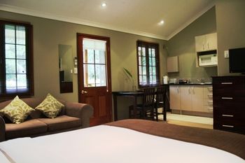 Sunshine Valley Cottages - Dalby Accommodation 13