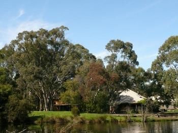 The Burrow At Wombat Bend - Dalby Accommodation 8