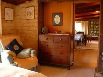 The Burrow At Wombat Bend - Dalby Accommodation 12