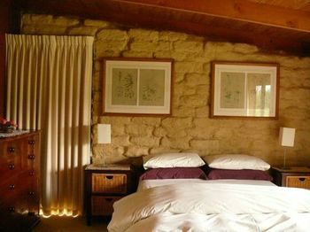 The Burrow At Wombat Bend - Dalby Accommodation 13