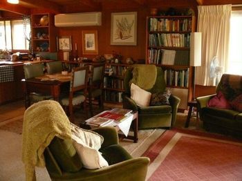 The Burrow At Wombat Bend - Dalby Accommodation 17