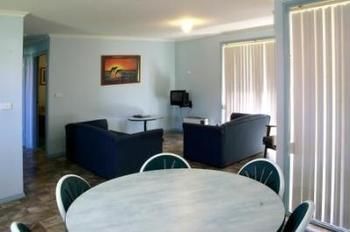 Kings Point Retreat - Dalby Accommodation 10
