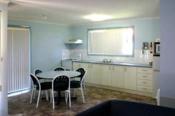 Kings Point Retreat - Dalby Accommodation 11