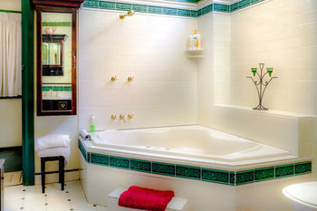 Hamilton Heritage B&B - Dalby Accommodation 7