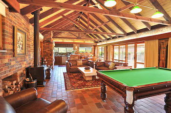 Langbrook Estate Cottages - Dalby Accommodation 1