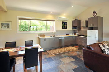 Langbrook Estate Cottages - Dalby Accommodation 10
