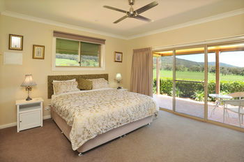 Langbrook Estate Cottages - Dalby Accommodation 11