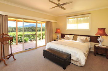 Langbrook Estate Cottages - Dalby Accommodation 12