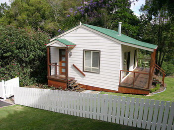Apple Tree Cottage & Studio - Dalby Accommodation 7