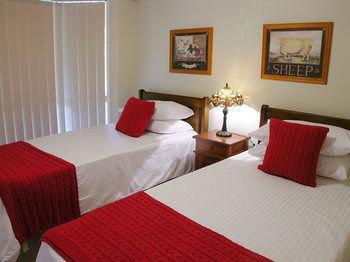 Apple Tree Cottage & Studio - Dalby Accommodation 8