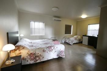 Station Hotel Motel Kurri Kurri - Dalby Accommodation 3