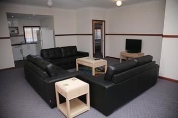 Central Serviced Apartments - Dalby Accommodation 5