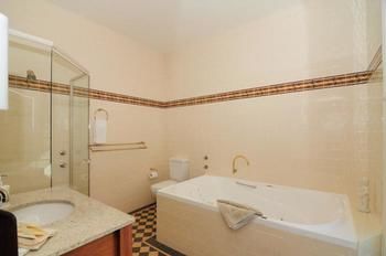 Sandholme Guesthouse - Dalby Accommodation 16
