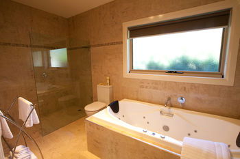 Wild Cattle Creek Estate - Dalby Accommodation 4