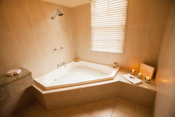 Spicers Vineyards Estate - Dalby Accommodation 11