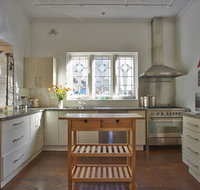 Bondi Beach House - Dalby Accommodation