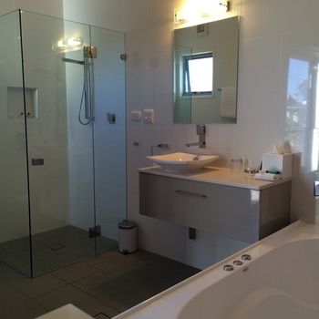 Chaucer Palms Boutique Bed & Breakfast - Dalby Accommodation 2