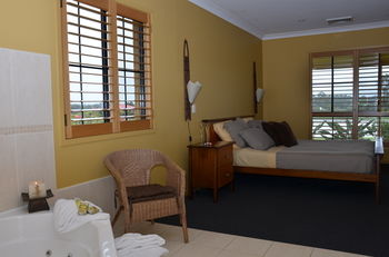 Broken View Estate - Dalby Accommodation 3