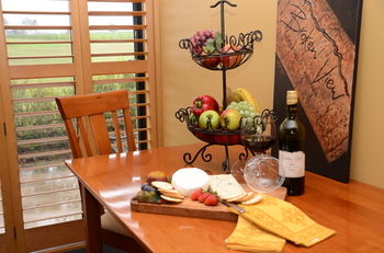 Broken View Estate - Dalby Accommodation 5