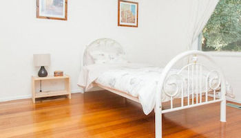 Eltham Retreat - Dalby Accommodation 0