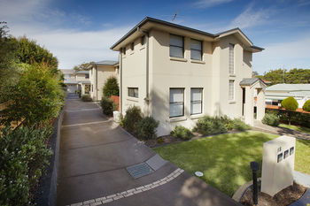 Charlestown Terrace - Dalby Accommodation 3