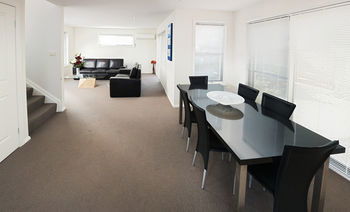 Charlestown Terrace - Dalby Accommodation 6