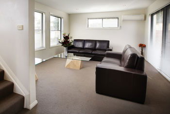 Charlestown Terrace - Dalby Accommodation 11