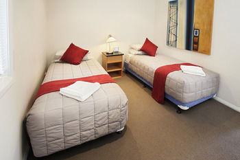 Charlestown Terrace - Dalby Accommodation 15