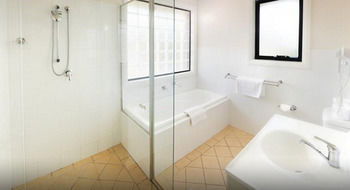 Charlestown Terrace - Dalby Accommodation 16