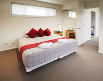 Charlestown Terrace - Dalby Accommodation 18