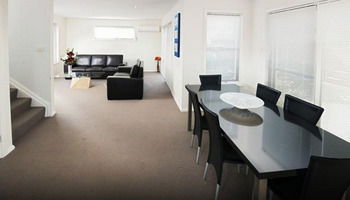 Charlestown Terrace - Dalby Accommodation 19