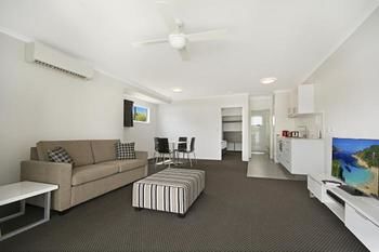 Cooroy Luxury Motel Apartments Noosa - Dalby Accommodation 6