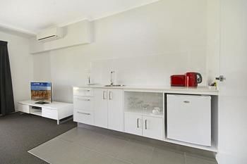 Cooroy Luxury Motel Apartments Noosa - Dalby Accommodation 14
