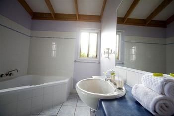 Budgewoi Holiday Park - Dalby Accommodation 0