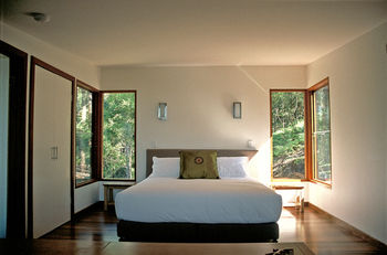 Montville Oceanview Cottages - Dalby Accommodation 2