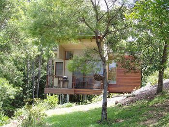 Montville Oceanview Cottages - Dalby Accommodation 13