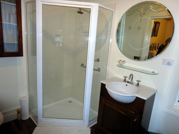 Stones Throw Cottage Bed & Breakfast - Dalby Accommodation 0