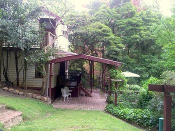 Stones Throw Cottage Bed & Breakfast - Dalby Accommodation 1
