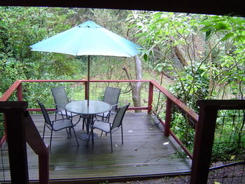 Stones Throw Cottage Bed & Breakfast - Dalby Accommodation 5