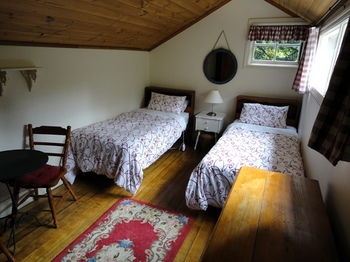 Stones Throw Cottage Bed & Breakfast - Dalby Accommodation 7